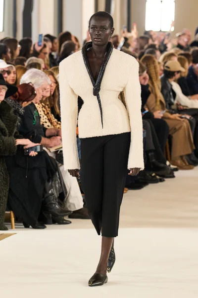 Look 8